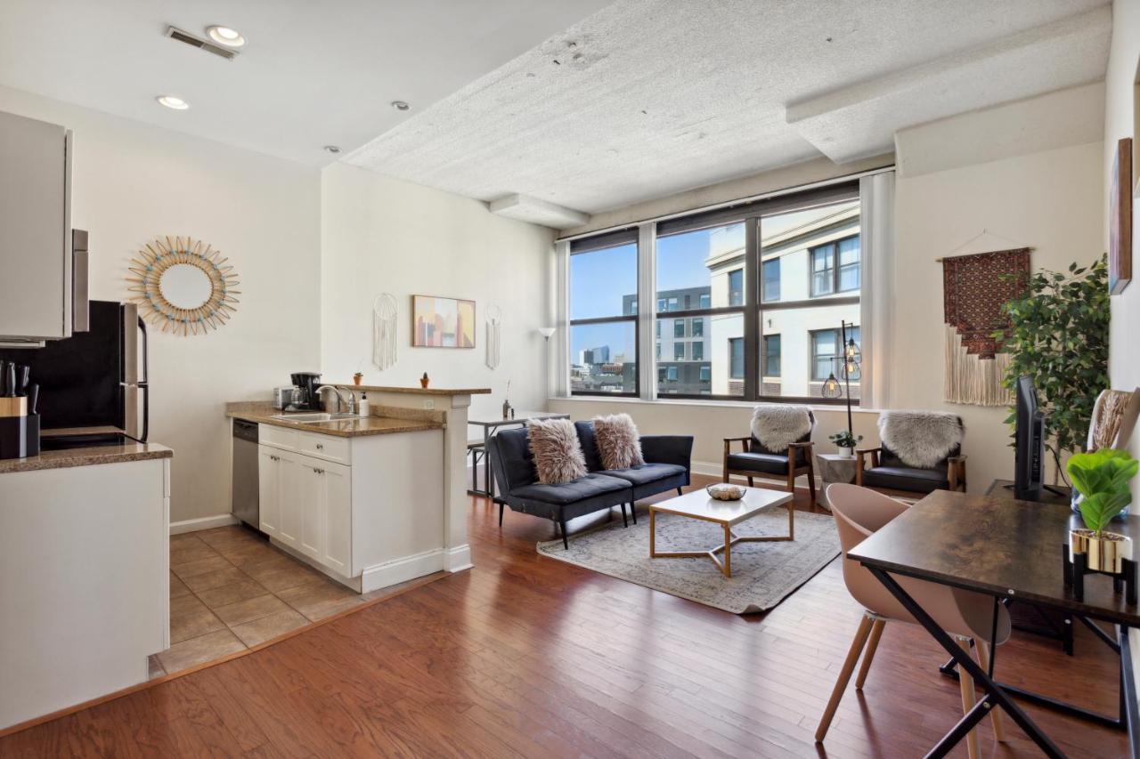 Apartment Sleeps 4! 2br, Gym, Free Parking, Close To Major Attractions