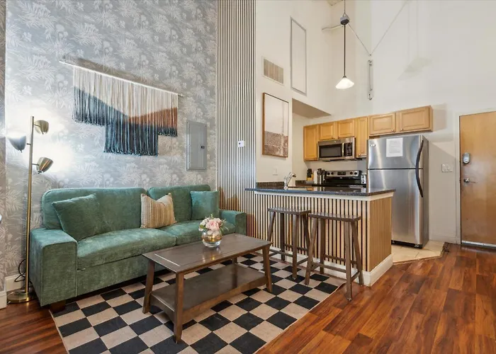 Sleeps 4! 2Br, Gym, Free Parking, Close To Major Attractions
