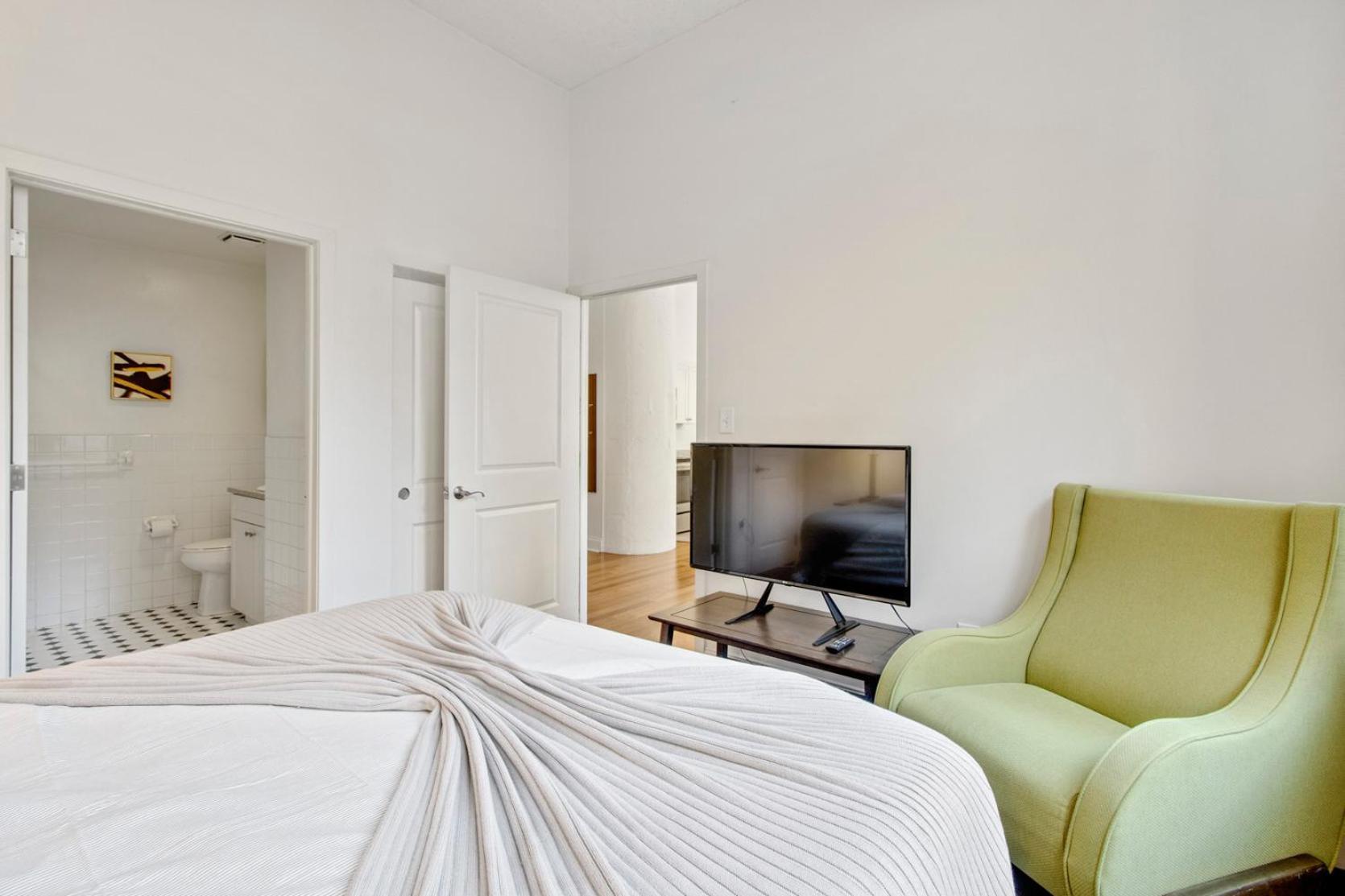 Apartamento Sleeps 4! 2br, Gym, Free Parking, Close To Major Attractions