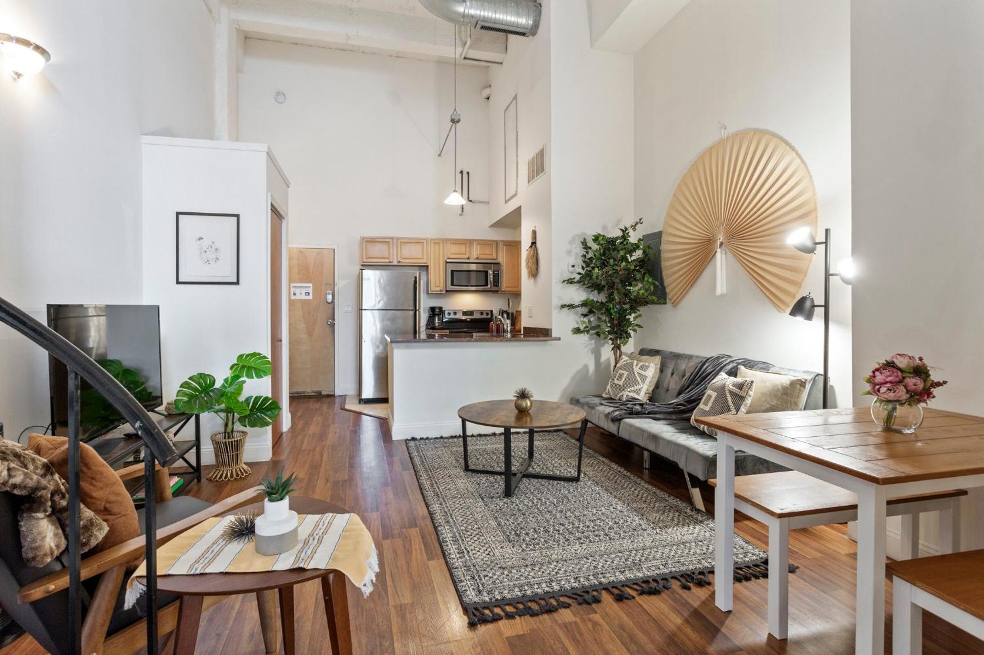 Appartement Sleeps 4! 2br, Gym, Free Parking, Close To Major Attractions