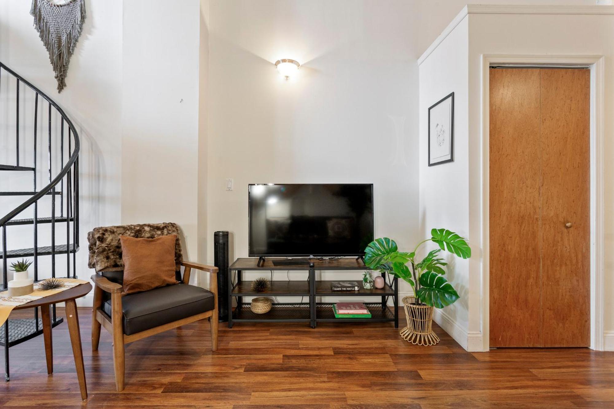Appartement Sleeps 4! 2br, Gym, Free Parking, Close To Major Attractions